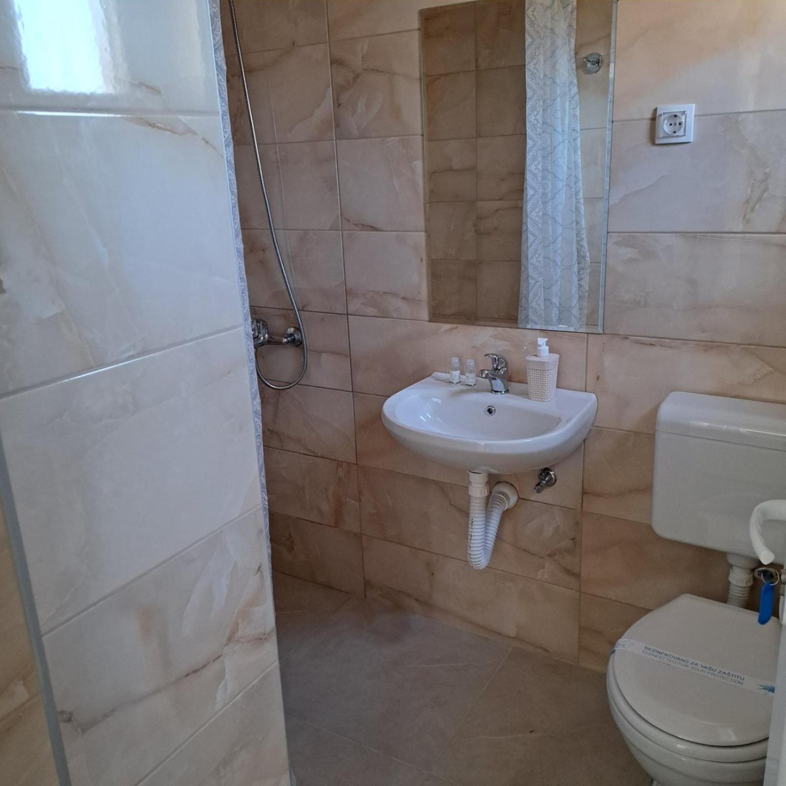 Libero Apartmani Surčin Quarto foto